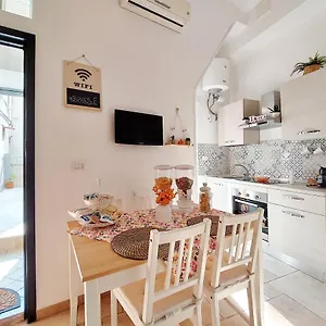 casa-vacanze-lacorte-byfrancy.barihotels.org/