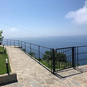 orangehouse-cinque-terre-private-parking.hotelitalianriviera.com/
